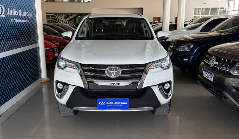 Toyota Hilux SW4 TDI SRX AT 7 Asientos (L16) lleno