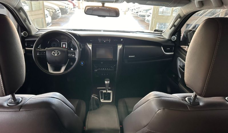 Toyota Hilux SW4 TDI SRX AT 7 Asientos (L16) lleno